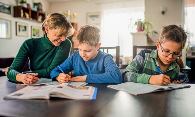 homeschooling-tips kids being homeschooled