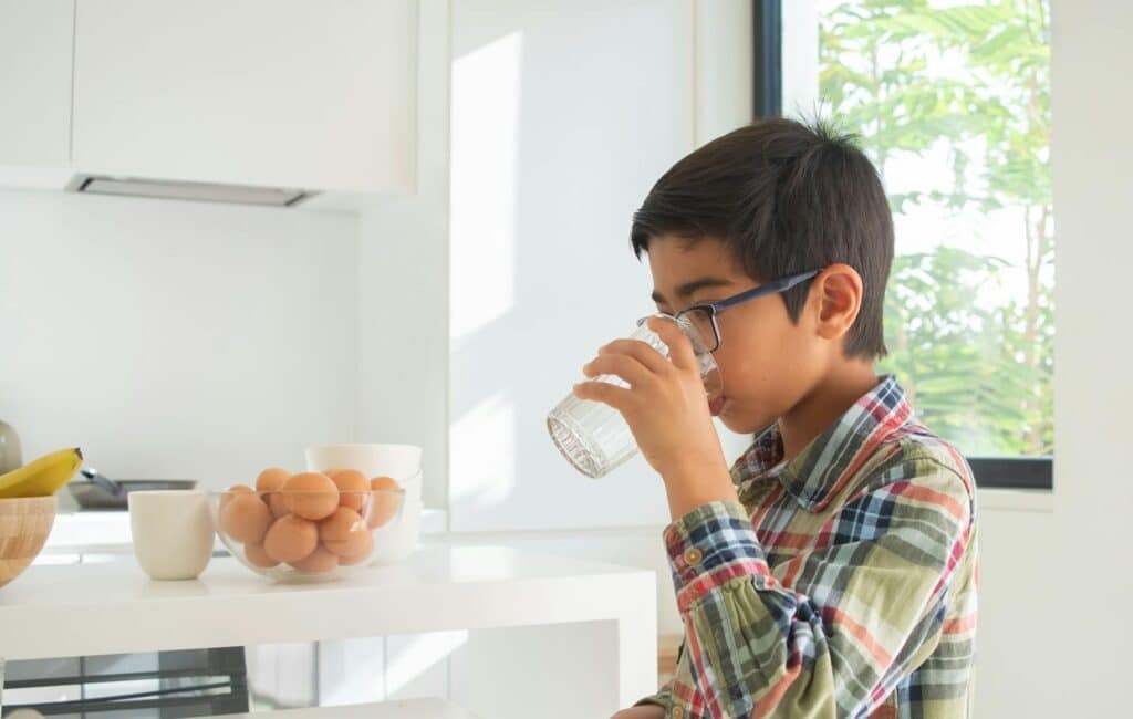 kid drinking water