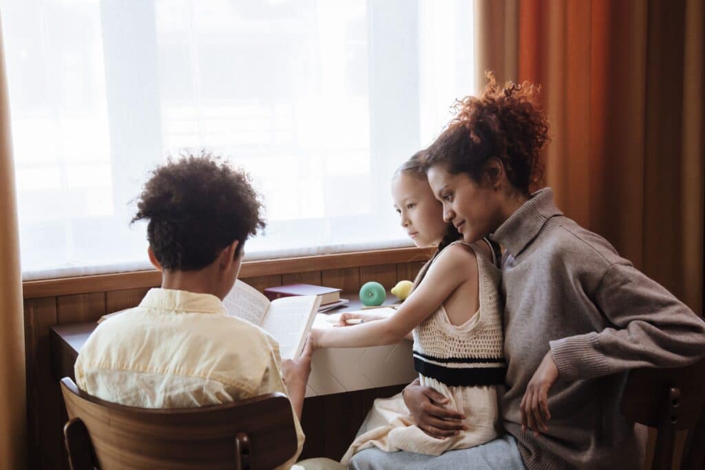 parent homeschooling children