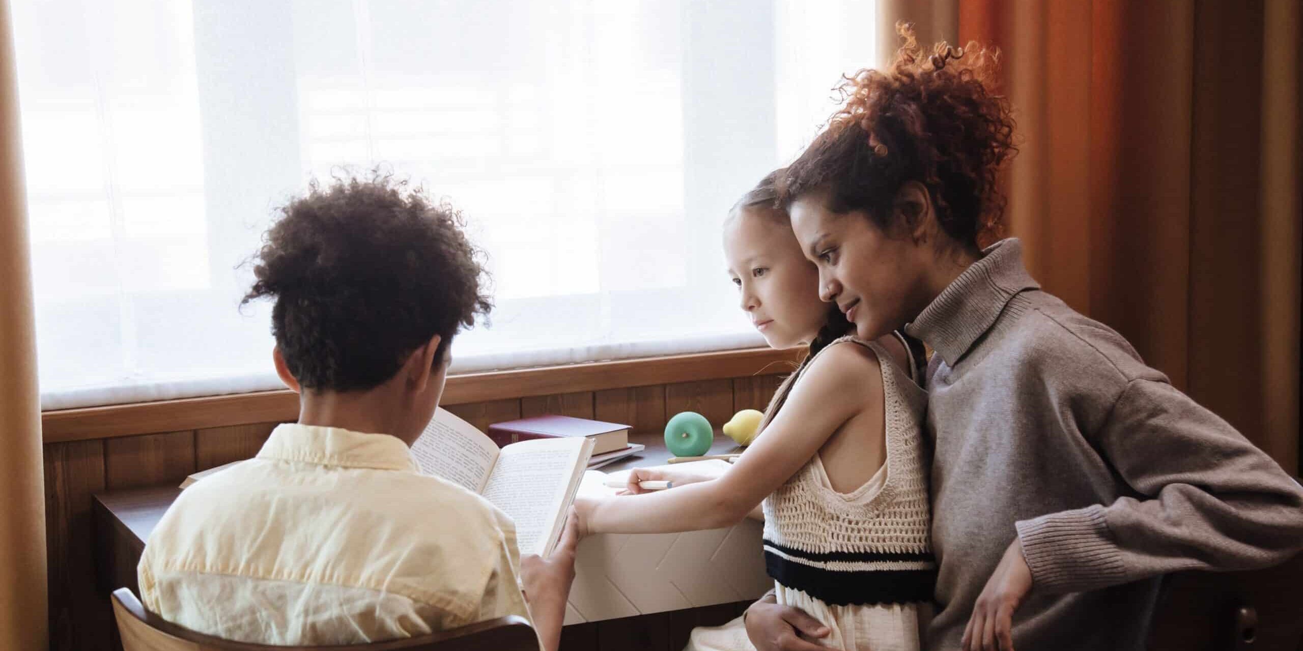 parent homeschooling children